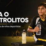 Electrolitos para niños deportistas durante el entrenamiento