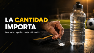 Agua y electrolitos para niños deportistas durante el ejercicio